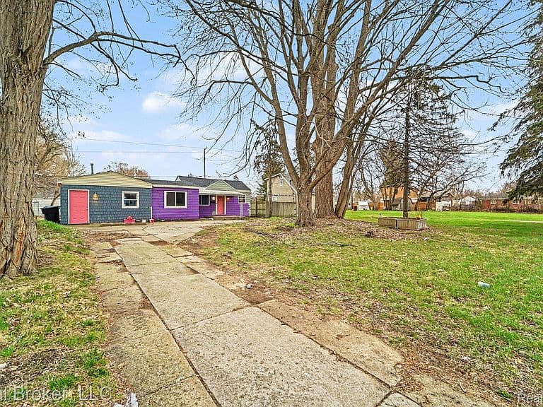 Listing photo 4