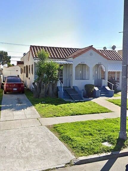 Listing photo 2
