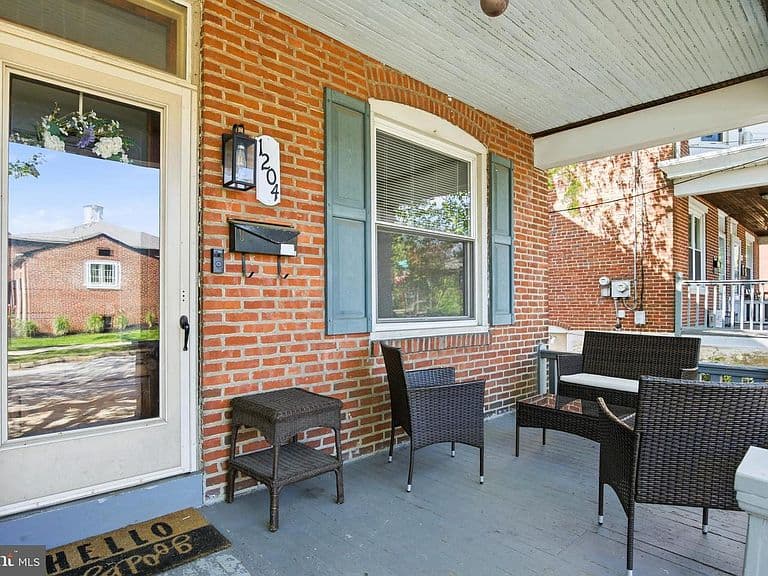 Listing photo 3