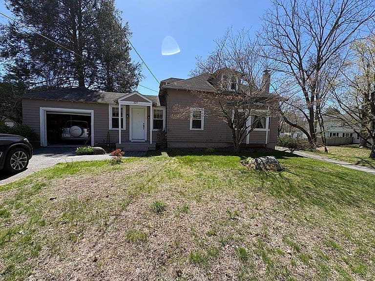 Listing photo 2