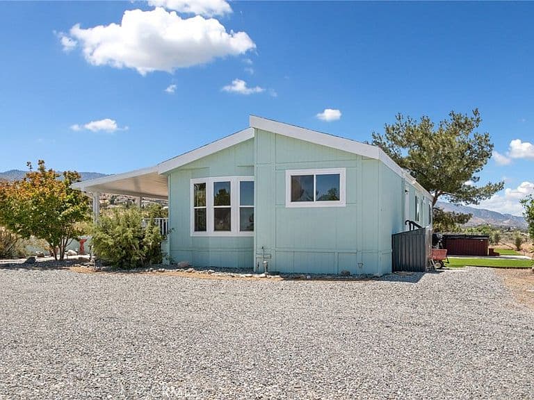 Listing photo 5