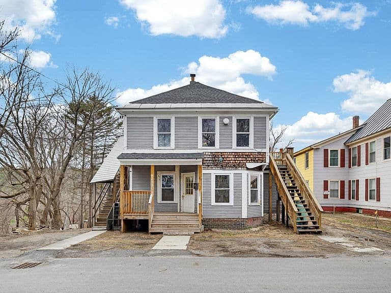 Listing photo 2