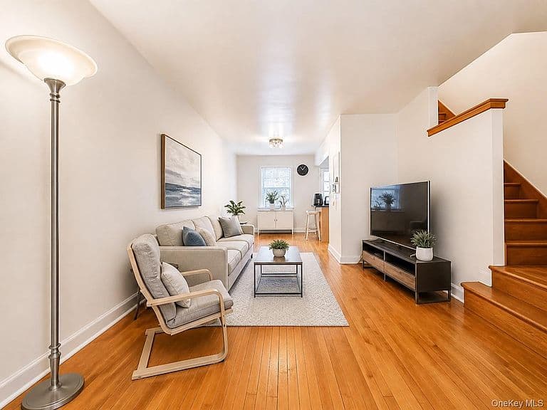 Listing photo 5