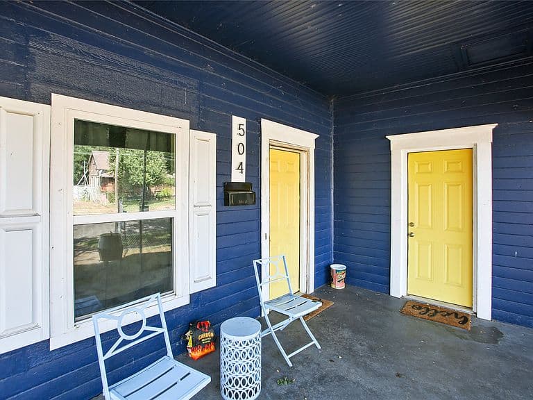 Listing photo 2