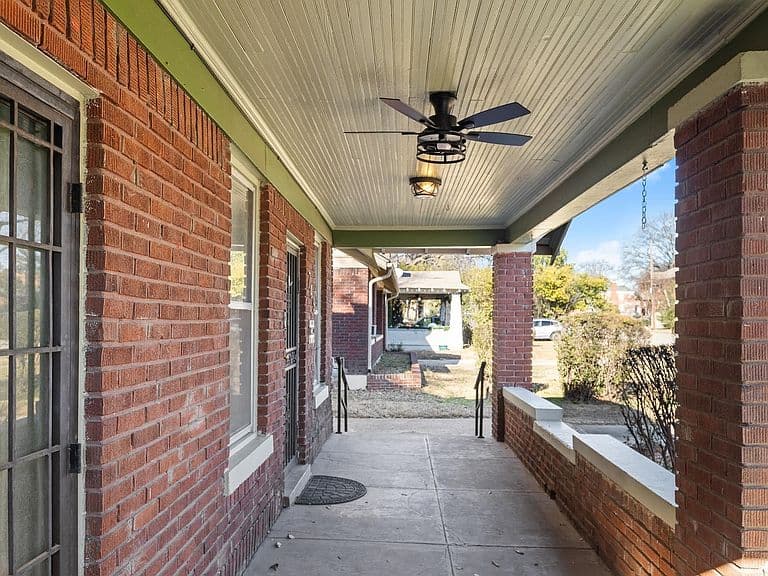 Listing photo 5