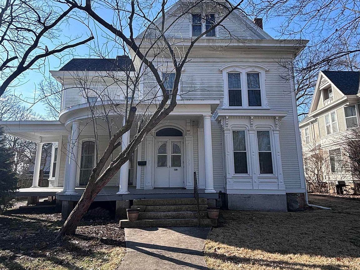 Primary listing photo