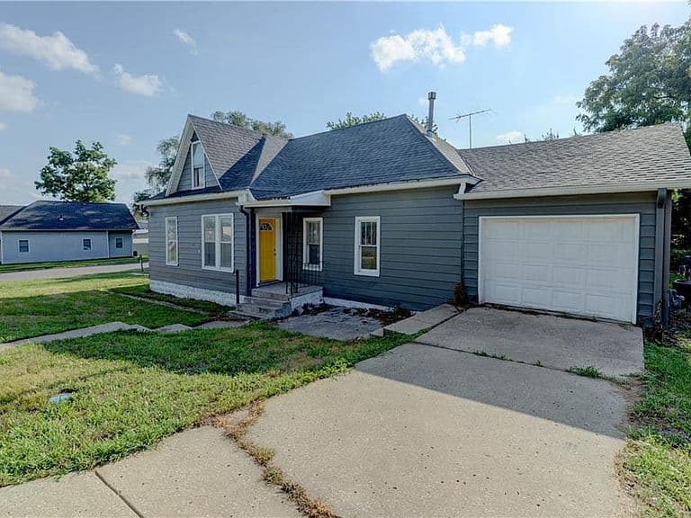 Listing photo 2