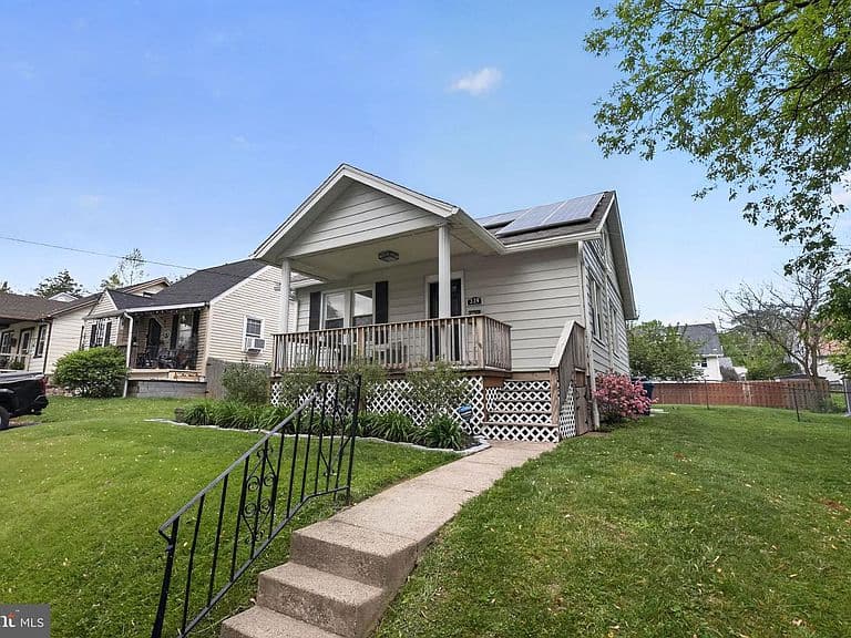 Listing photo 3