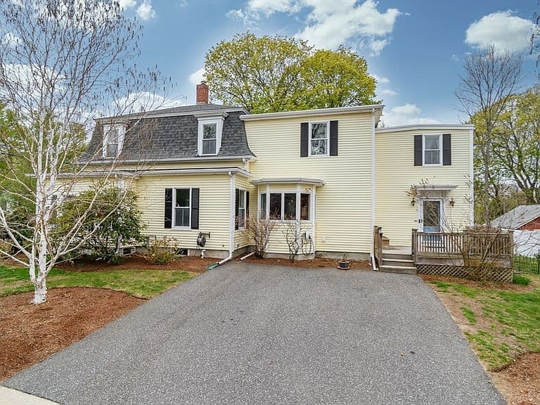Listing photo 2