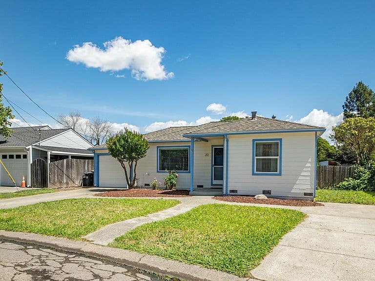 Listing photo 2