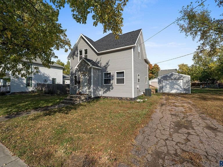 Listing photo 3