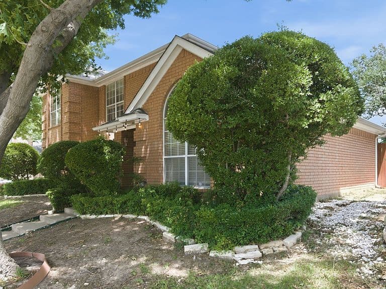 Listing photo 2