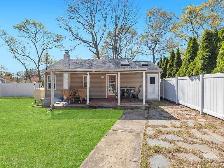 Listing photo 4
