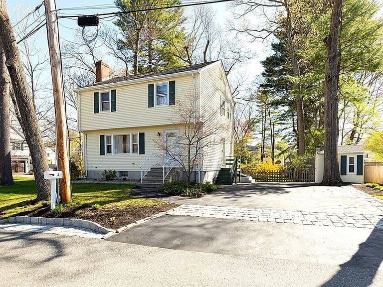 Listing photo 2