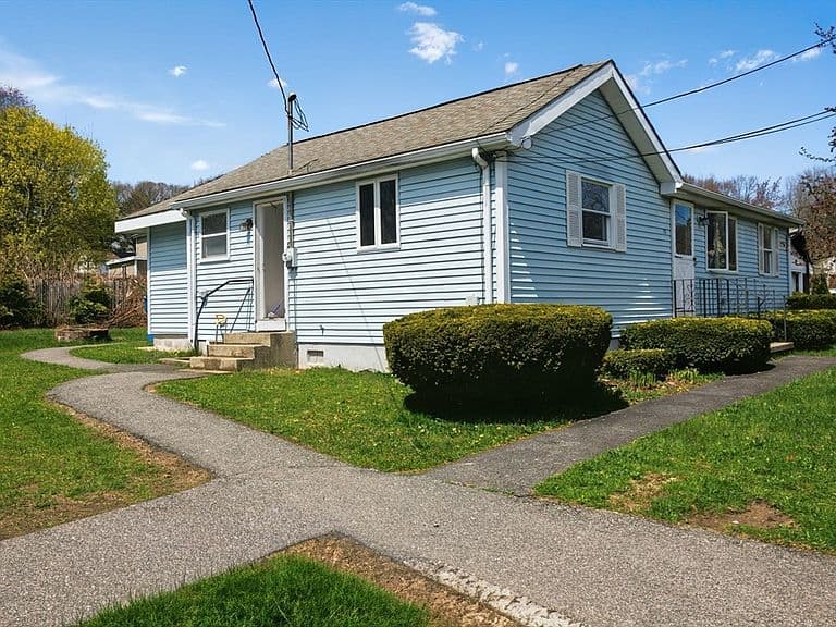 Listing photo 2