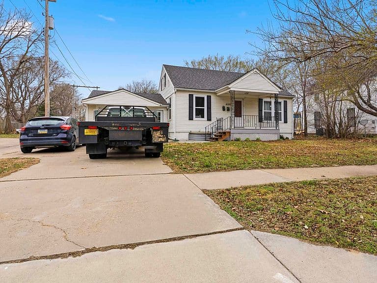 Listing photo 4