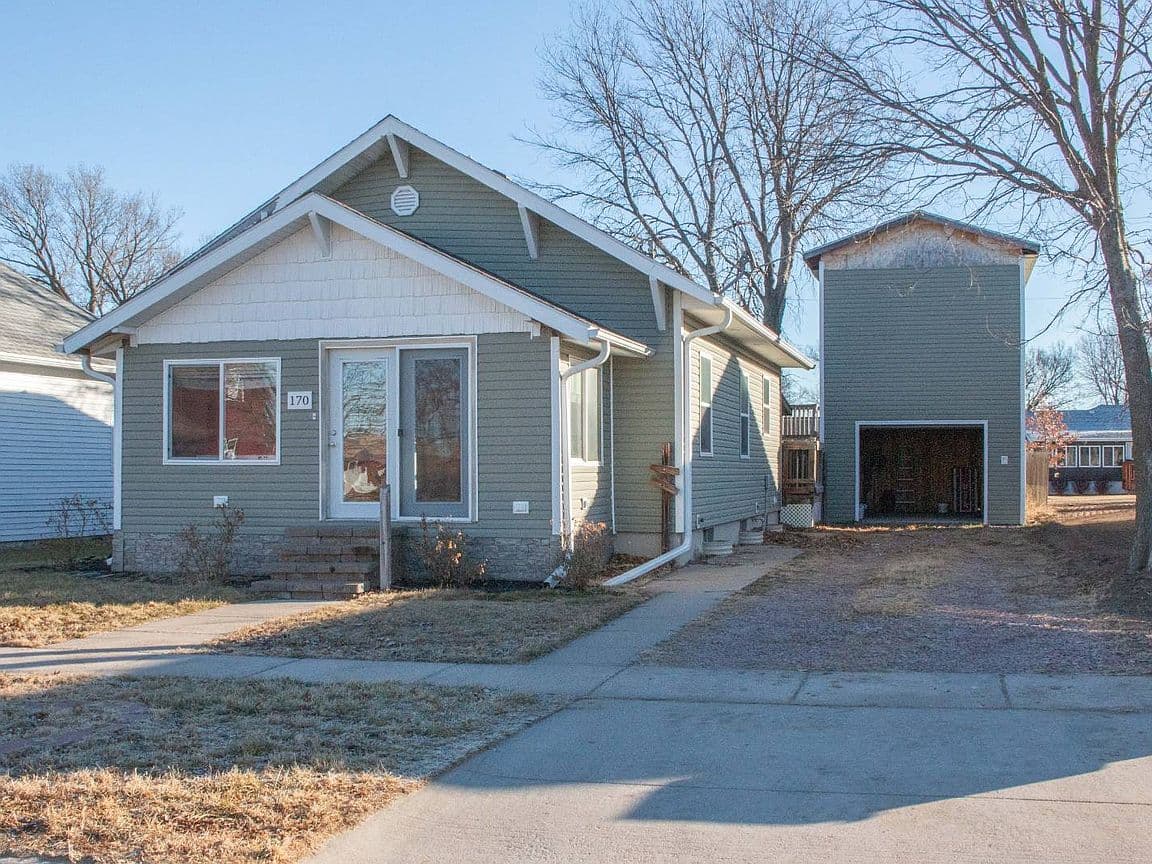 Primary listing photo