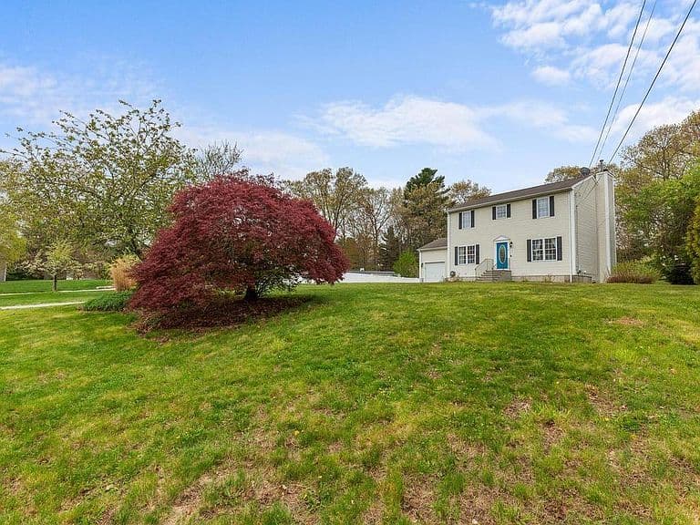 Listing photo 3