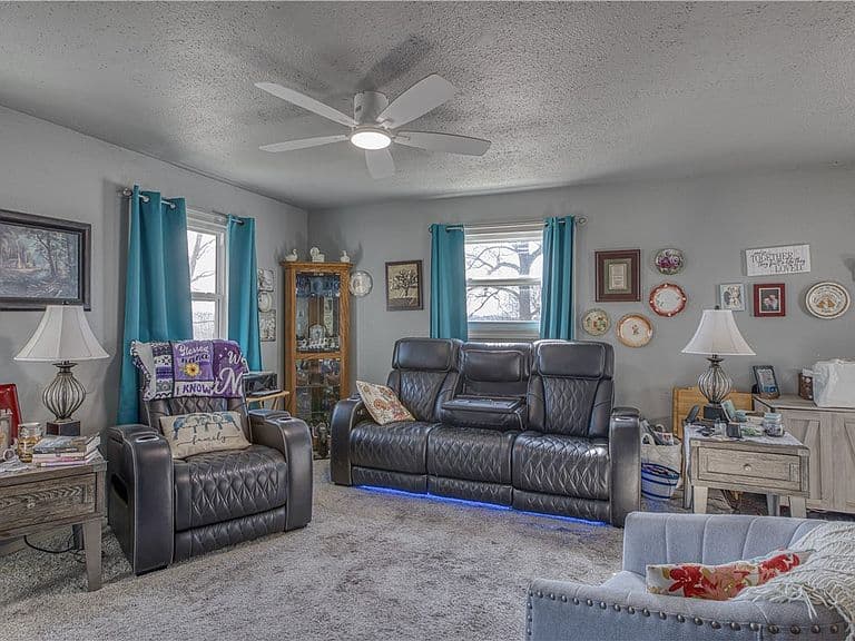 Listing photo 4