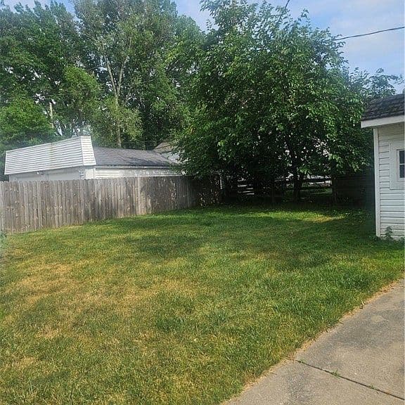 Listing photo 5