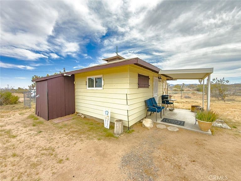 Listing photo 2
