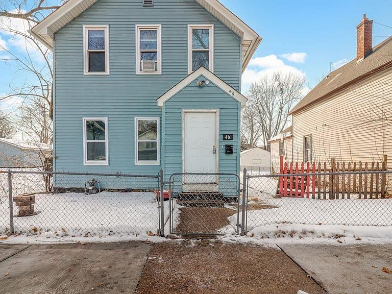 Listing photo 2