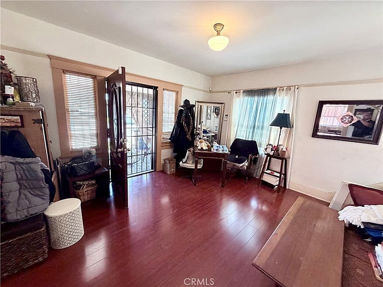Listing photo 4