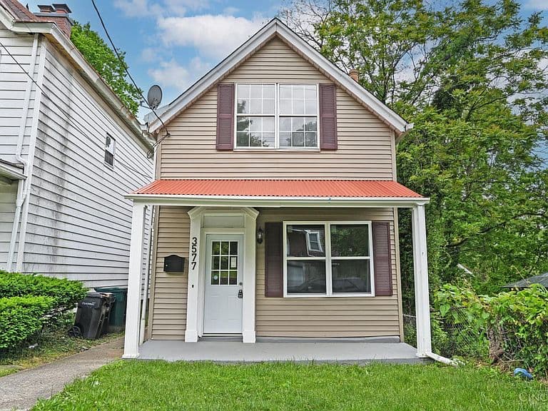 Listing photo 2