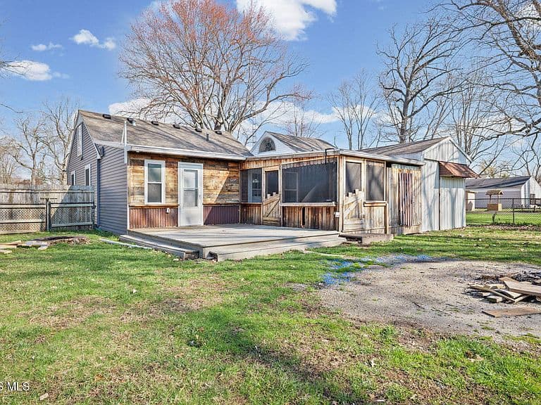 Listing photo 5
