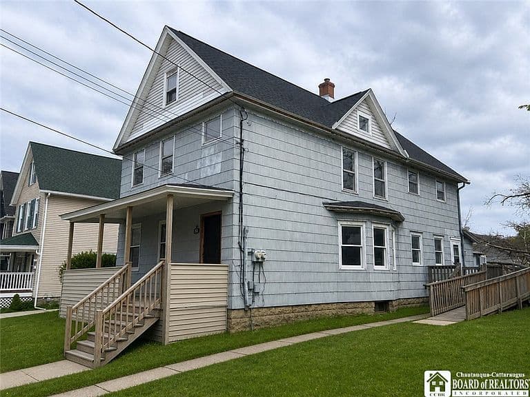 Listing photo 2