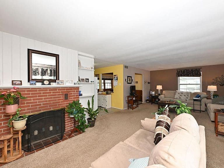 Listing photo 4