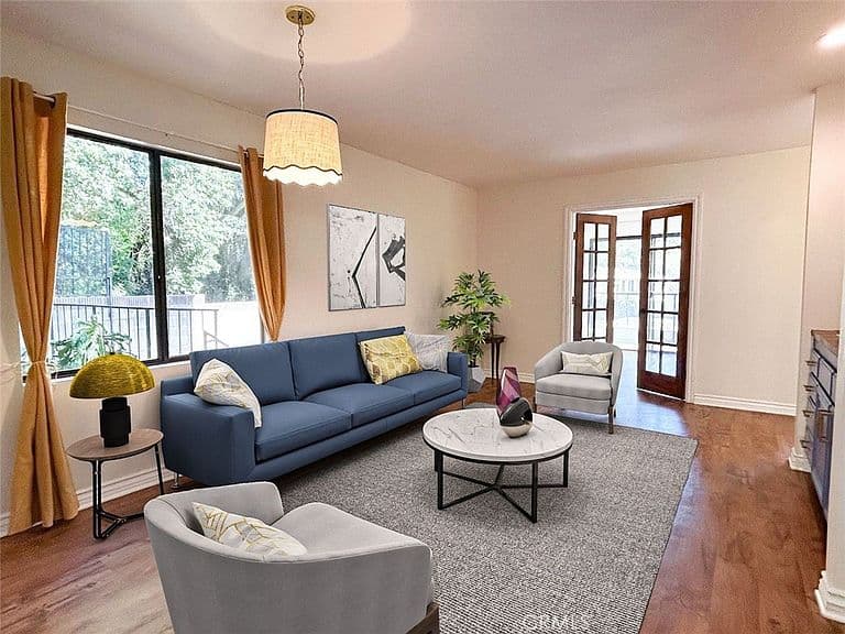 Listing photo 3