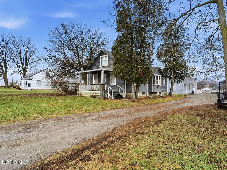 Listing photo 3