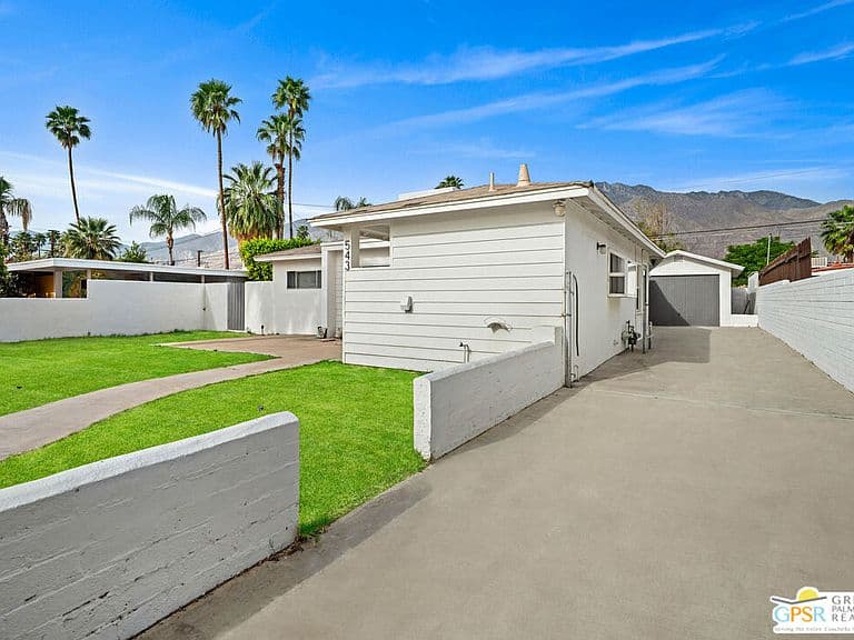 Listing photo 3