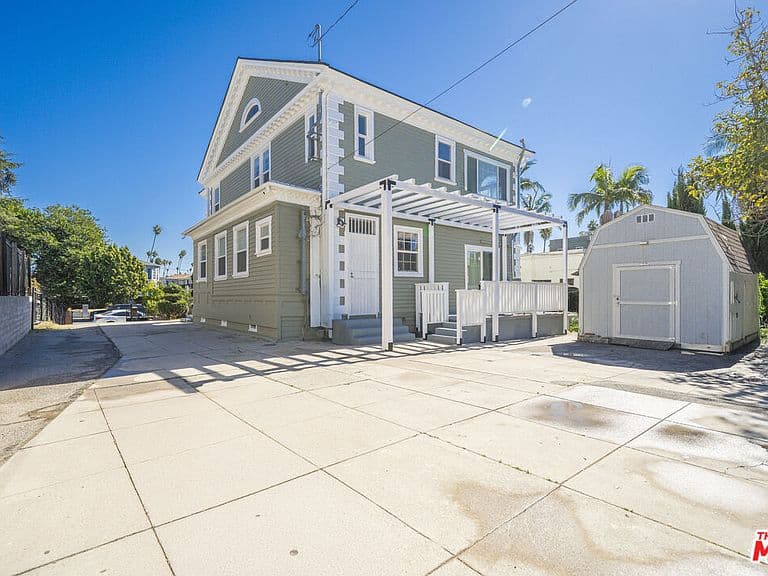 Listing photo 5