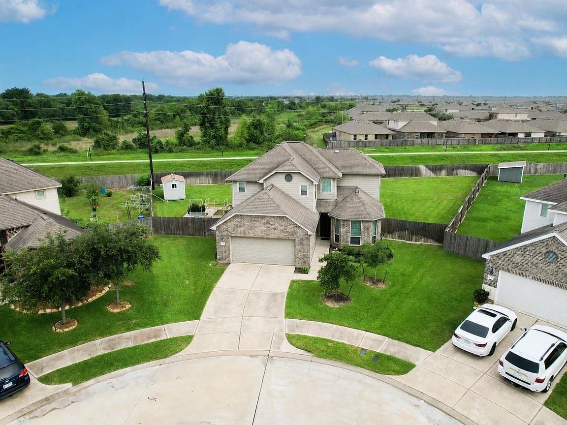Primary listing photo