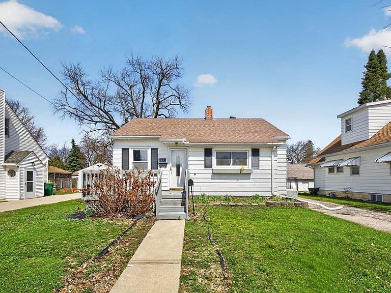 Listing photo 4