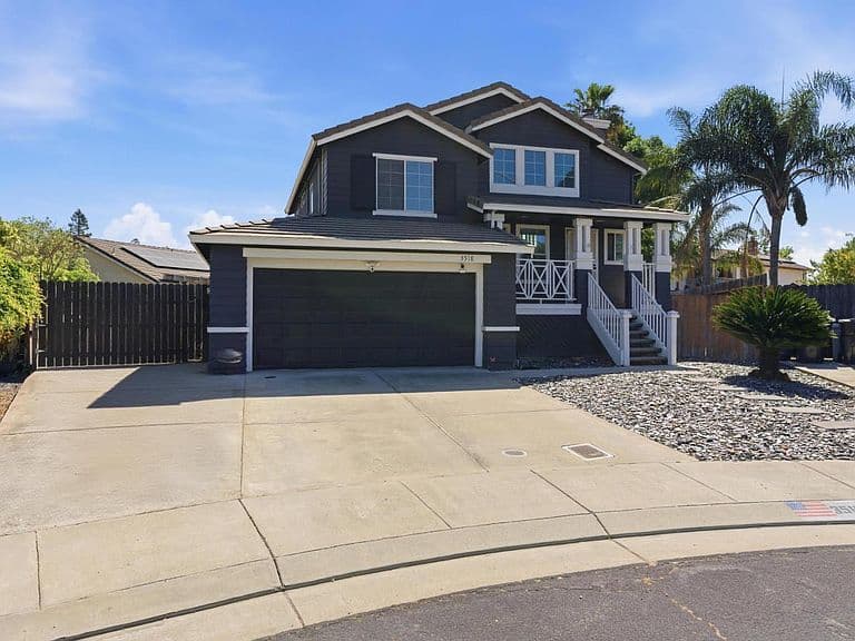 Listing photo 3