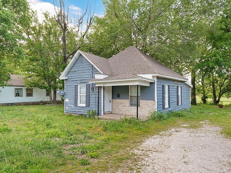 Listing photo 3
