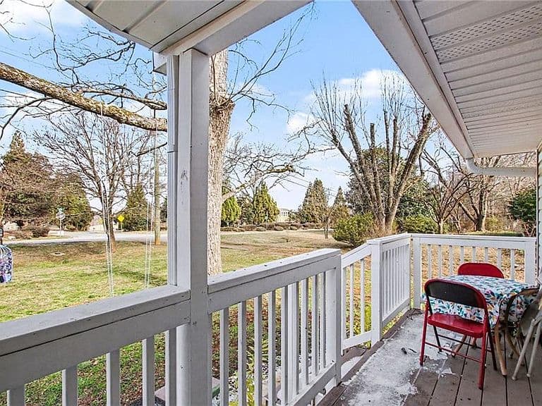 Listing photo 5