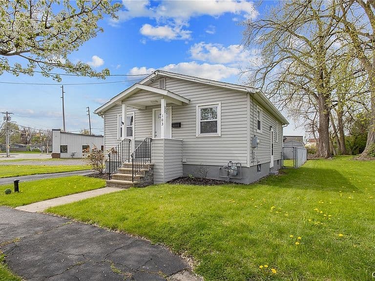 Listing photo 3