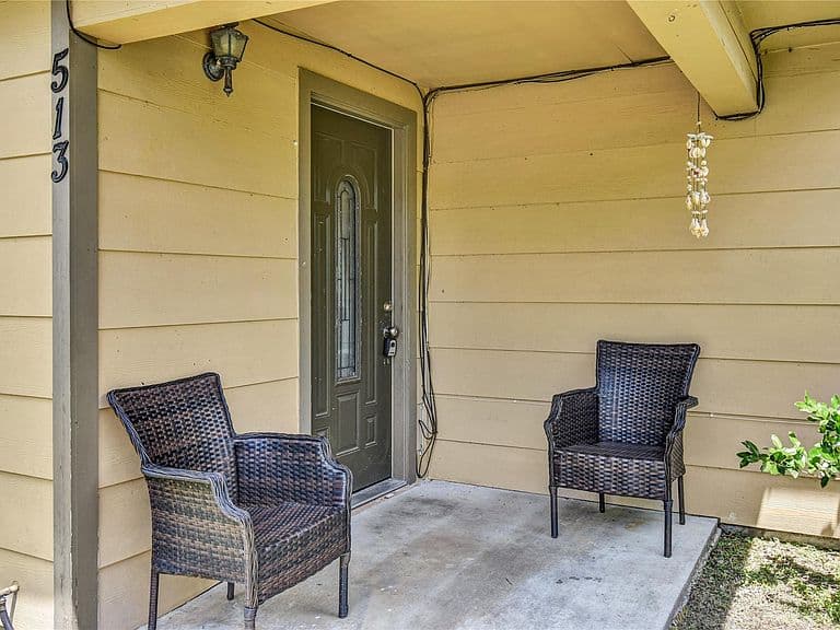 Listing photo 3