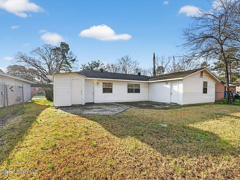 Listing photo 4