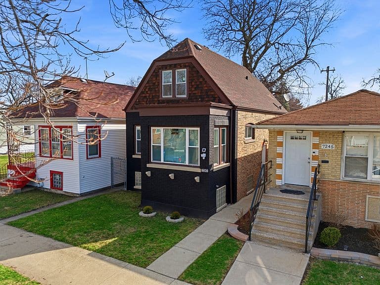 Listing photo 3