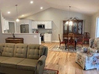 Listing photo 5