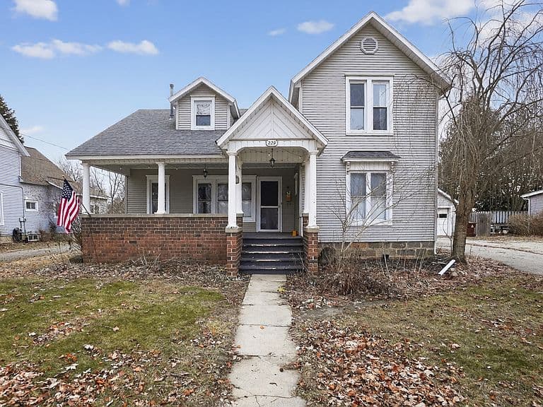 Listing photo 3