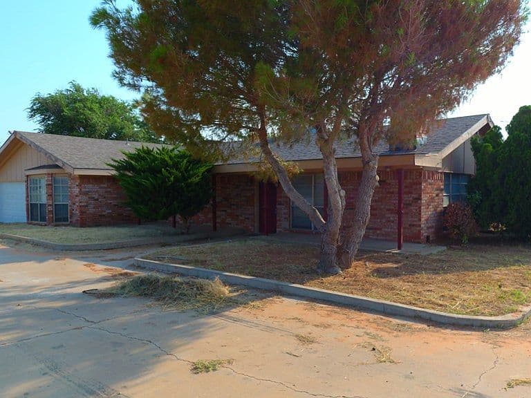 Listing photo 3
