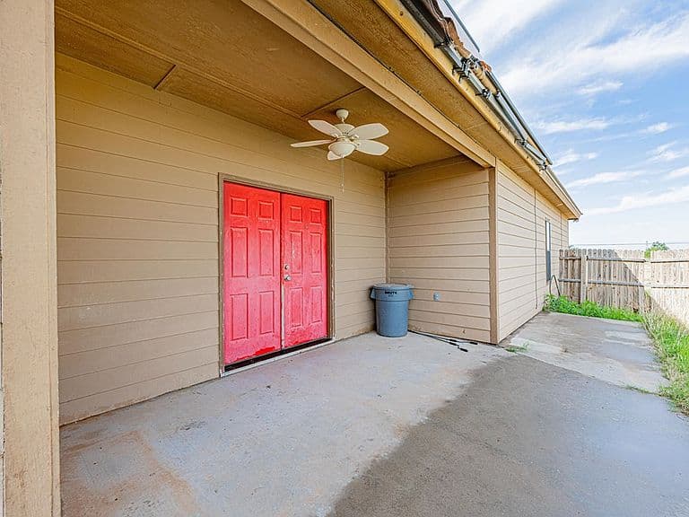 Listing photo 4