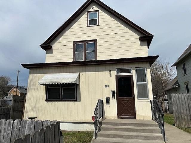 Listing photo 2