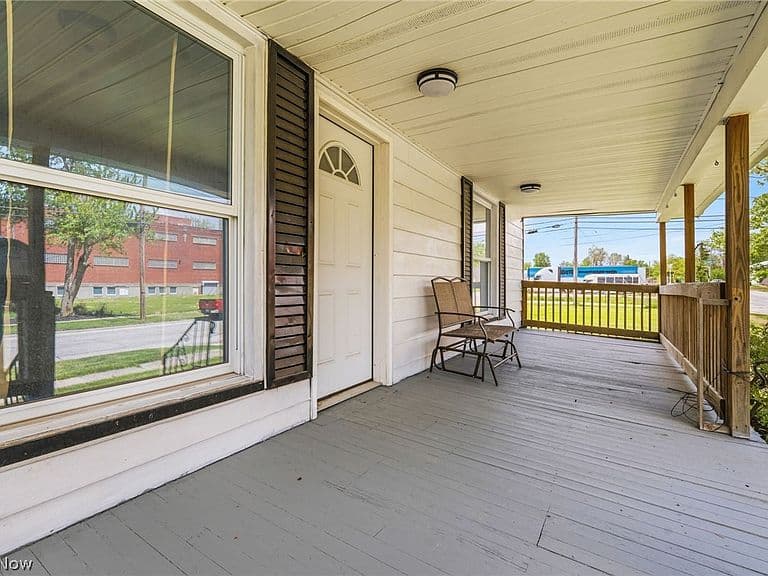 Listing photo 5